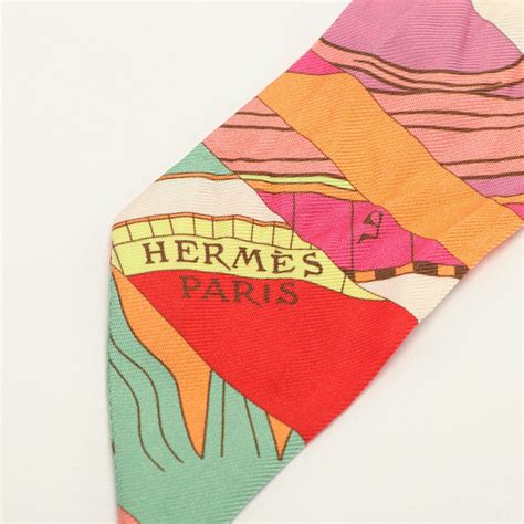 hermes astrologie nouvelle twilly|HERMES Silk Astrologie Nouvelle Maxi Twilly Violet Vert Jaune .